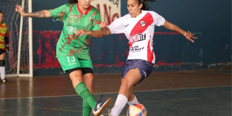 CHOQUE LOCAL. La Franja venció ayer por 4-0 al anfitrión Jorge Gibson Brown.