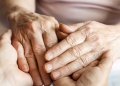 ¿Qué es la enfermedad de Parkinson que padecía el Indio Solari?