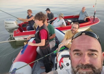 Buscan a cinco pescadores que desaparecieron en el Río de la Plata