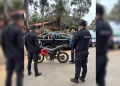 Sorprendieron a dos sospechosos mientras desarmaban una motocicleta robada y escaparon antes de ser detenidos