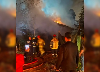 Un incendio destruyó una vivienda en Puerto Iguazú