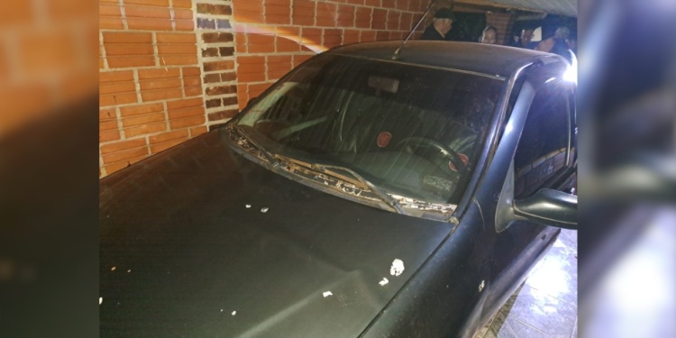 AGUARDAN RESULTADOS. En el automóvil tomaron muestras de ADN.