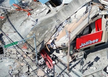 Un terremoto de magnitud 7,8 dejó al menos 32 muertos y graves daños en el sur de Filipinas