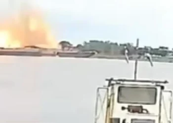 Explosión de una barcaza cisterna en Paraguay dejó cinco muertos durante tareas de mantenimiento