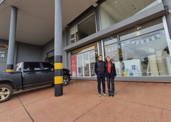 Papelera K&A SRL refuerza su apuesta de venta mayorista con nuevo local y depósito central en Garupá
