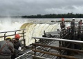 “Desarman” las barandas del circuito Garganta del Diablo por la crecida del río Iguazú