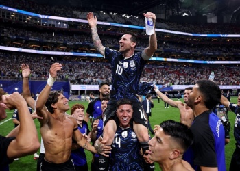Argentina, histórica: le dio vuelta el partido a Inglaterra y jugará la final del Mundial por segunda vez consecutiva
