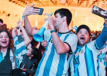 Una tarde inolvidable en el Cine Teatro Alem que volvió a vibrar con la selección Argentina