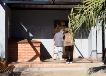 “La iglesia católica permite la  cremación pero no esparcir cenizas”