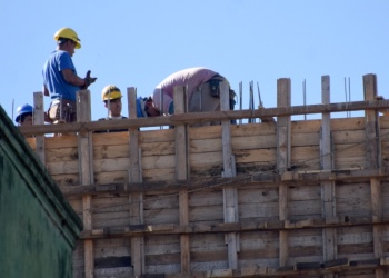 Pese a la “motosierra”, Misiones construyó más que Chaco, Corrientes y Formosa juntas en 5 años