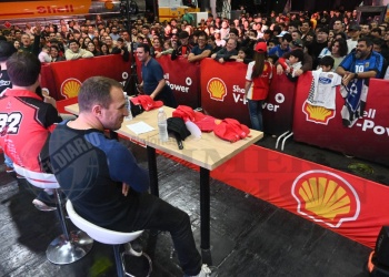 La Shell de la avenida Uruguay vivió una fiesta del TC en la previa de la carrera en Posadas