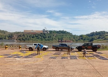 Prefectura secuestró casi una tonelada de marihuana en Eldorado tras una persecución en la zona costera
