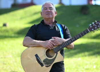 “África en la piel”: la canción de un misionero que resurge en medio del debate sobre el racismo