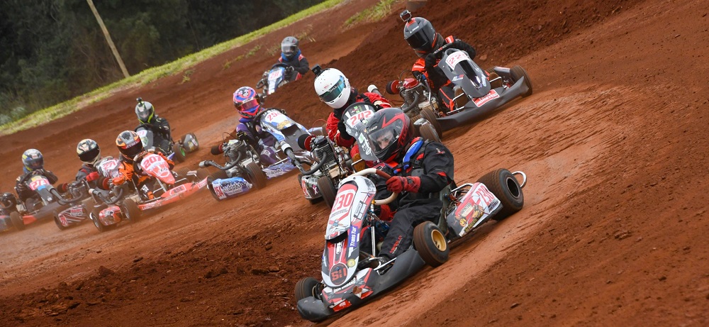 Pese al frío, Campo Grande se llenó de calor con el karting sobre tierra