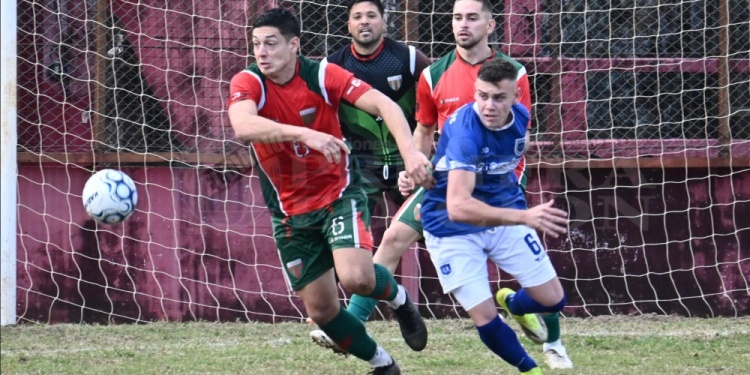 PROTAGONISTAS. La Cantera y Brown animaron la final del Torneo Apertura.