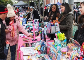 Más de 400 emprendedores participaron en una nueva edición de la feria “Manos Productivas”