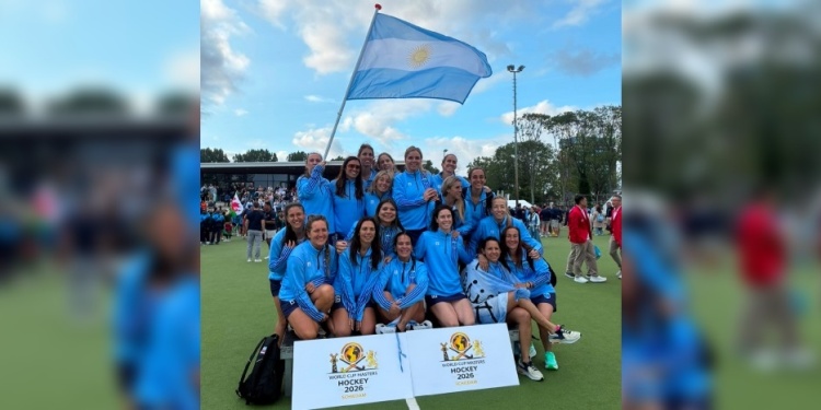 TRES DE TRES. La misionera Marita Hockey (sentada en el centro -abajo-), arrancó de la mejor manera la Copa del Mundo Master de Hockey con Argentina, al alcanzar tres triunfos en igual cantidad de presentaciones.