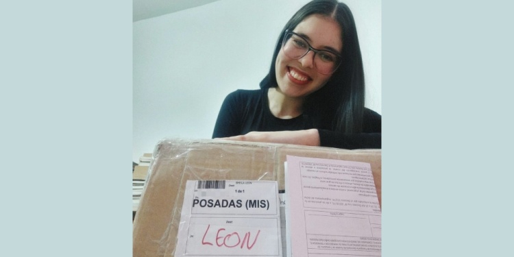 PALABRAS QUE AYUDAN. La escritora posadeña Sheila León impulsa una campaña de donación de libros destinada a personas en situación de vulnerabilidad.