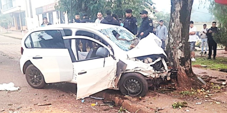 VOLKSWAGEN GOL. El vehículo conducido por Renzo Retamozo y en el que también murió la adolescente Luisana Schönberger.