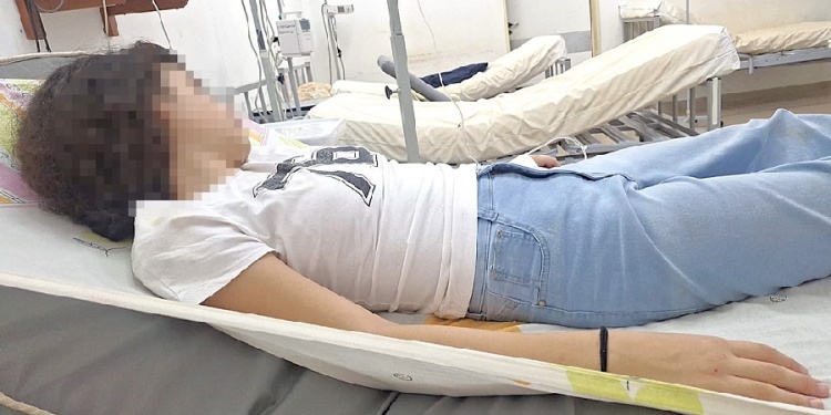 VIERNES 6 DE FEBRERO. La víctima en el hospital luego de la golpiza en la plaza céntrica eldoradense.