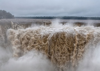 Cataratas del Iguazú: el Circuito Garganta del Diablo permanece cerrado este jueves