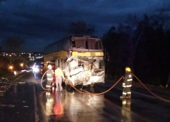 Choque colectivo-camión en Capioví: 54 pasajeros heridos y cuatro de gravedad
