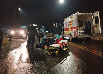 Buscan a un motociclista que embistió a una mujer y huyó