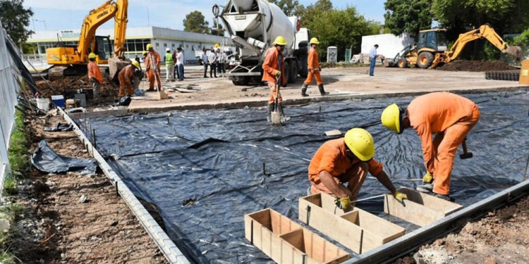 CONSTRUCCIÓN. La actividad tuvo un repunte mensual en Posadas, pero no alcanza a los números de 2025.