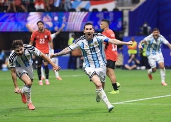 Tras una remontada épica, Argentina venció 3 a 2 a Egipto y clasificó a los cuartos del final del Mundial