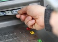 El BCRA habilitó el pago de salarios en dólares a través de las cuentas sueldo