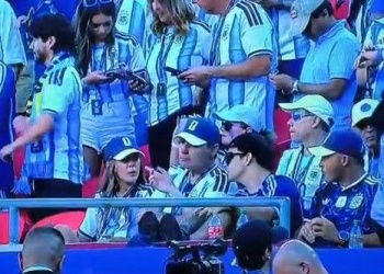 Gustavo Valdés fue visto en el Mundial 2026 mientras el Senado de Corrientes lleva más de un mes sin sesionar