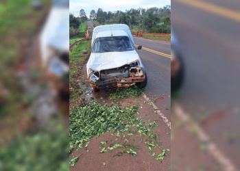Un raído de yerba cayó de un camión e impactó contra una camioneta en Montecarlo