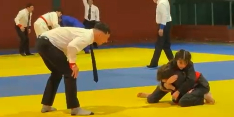 CON TODO. Los más chicos también dijeron presente sobre el colchón.