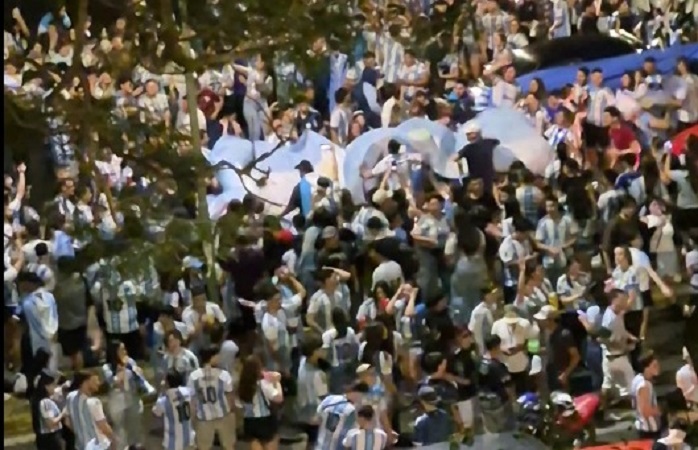 En Posadas la gente salió a reconocer y celebrar lo hecho por Argentina a lo largo del Mundial 2026
