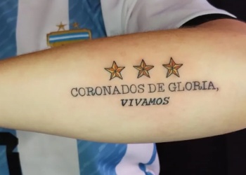 “Esperan a que termine el Mundial”: la cábala de los hinchas misioneros antes de tatuarse a la Selección