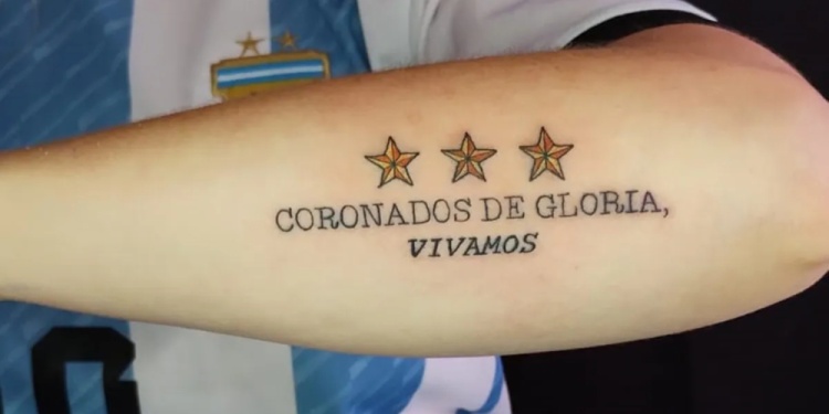 EN LA PIEL. Messi, las estrellas y frases, encabezan la lista de los tatuajes más solicitados. Foto ilustrativa.