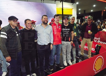 Fiesta del TC en la Shell de la Uruguay: pilotos, autos y fanáticos