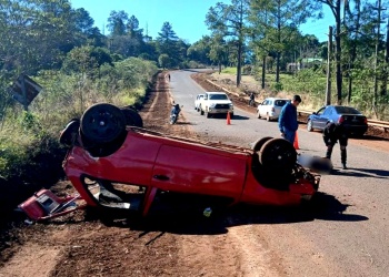 Un hombre fue hospitalizado tras despistar y volcar sobre la ruta provincial 17