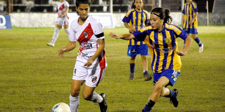 OTRO PASO. Las chicas de La Franja dejaron en el camino a Bartolomé Mitre.
