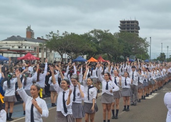 Prueba piloto: los estudiantes volvieron a copar la costanera