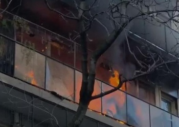 Se incendia un edificio lindero al domicilio de Cristina Kirchner: dos trasladados