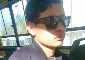 Robó un colectivo, hizo todo el recorrido y lo detuvieron: “Quería cumplir mi sueño de ser colectivero”