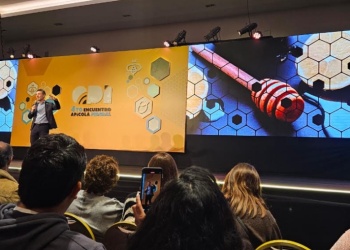 La miel yateí dijo presente en el  Cuarto Encuentro Federal Apícola