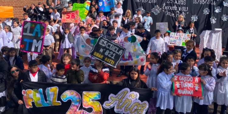 RELOCALIZADOS. El edificio escolar fue construido y años después ampliado por la EBY.