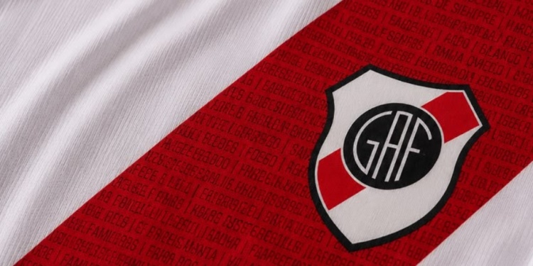 INNOVADOR. Los aportantes verán su nombre impreso en la camiseta franjeada.