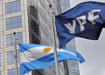 Juicio YPF: los fondos tendrán un mes más para intentar revertir el fallo a favor de Argentina