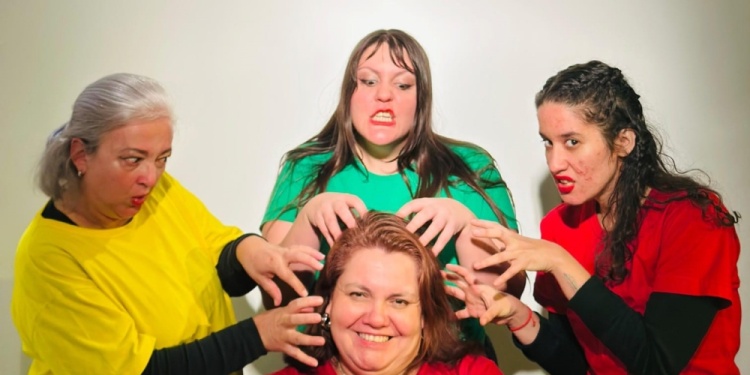 TEATRO SIN GUION. La B Teatro presenta una nueva edición de “Las Impros de la B Recargadas”, con historias y personajes que se construyen en el momento.