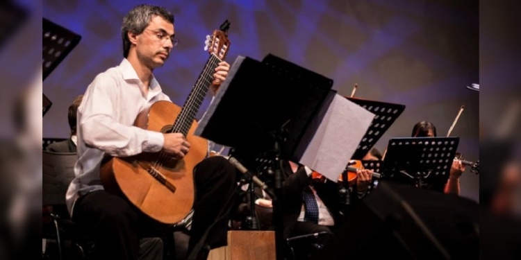 EN LA GUITARRA. Luis Zanazzo recorrerá parte de la obra musical de Lucas Braulio Areco, con interpretaciones acompañadas por imágenes y registros de voz del recordado músico misionero.