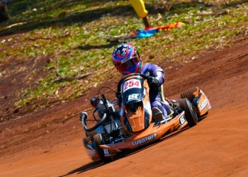 Karting sobre Tierra: los “fierritos” vibraron en el circuito de Apóstoles