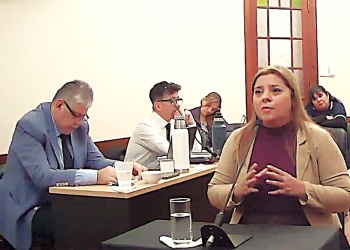 La juzgan por dejar morir de hambre y sed a su hija: “Soy una persona, tengo derecho a descansar”